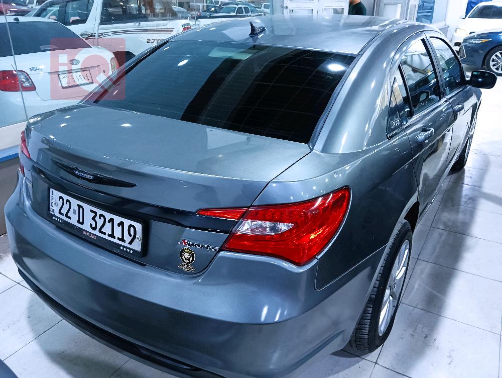Chrysler 200